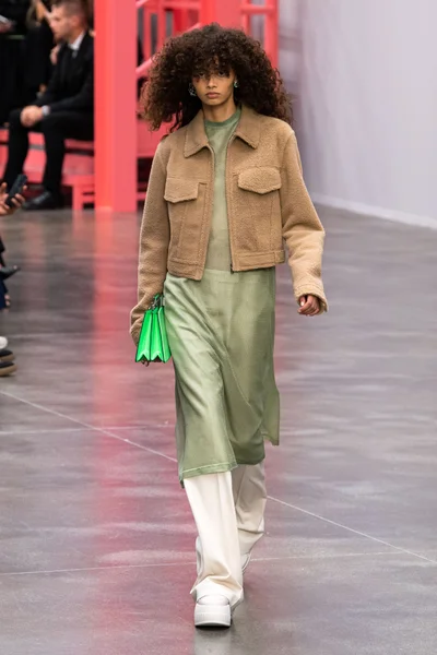 Look 14